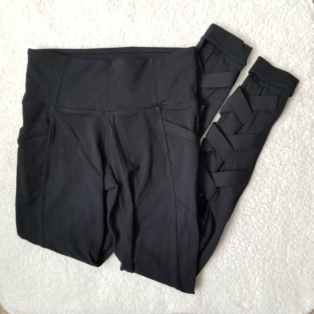 🛍 48 HR DEAL!! - Athleta Strappy Pocket Leggings